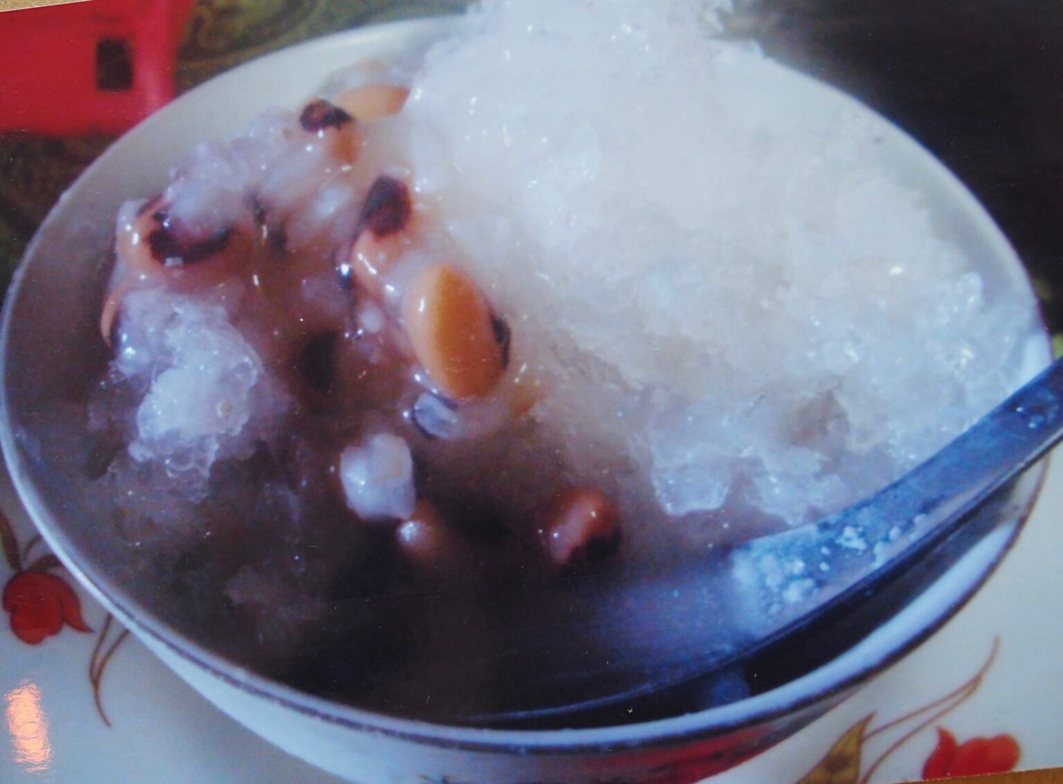 魅惑のカンボジアンスイーツ、もち米と豆のかき氷